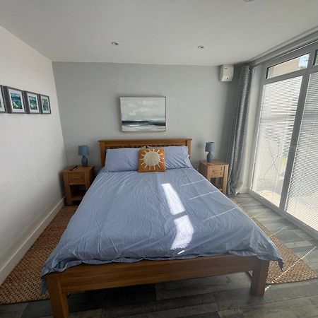 Entire Guest Suite In Four Mile Bridge, Rhoscolyn Valley Exterior foto
